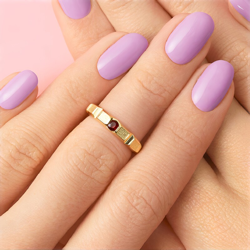 Anillo en oro con Diamante rojo I2 (de Melo)