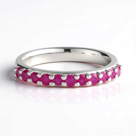 Anello in argento con Rubino