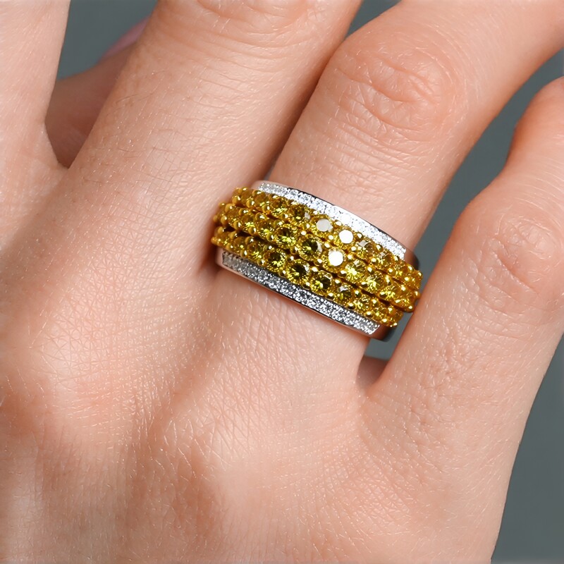 Anello in oro con Diamante Fancy SI2 (CIRARI)