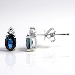 Orecchini in oro con Zaffiro Ceylon Blu