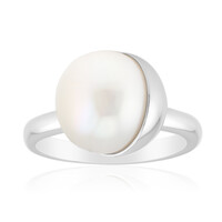 Zilveren ring met een Witte zoetwater kweekparel (Michelle Albala)
