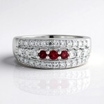 Bague en argent et Spinelle rouge noble