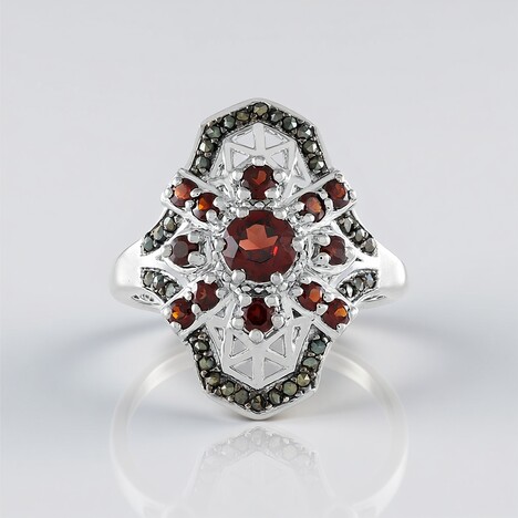 Anello in argento con Granato Mozambico