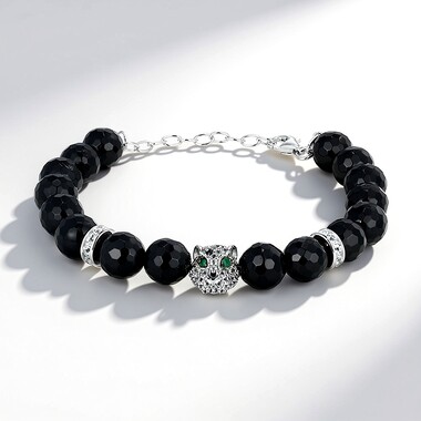 Brazalete en plata con Ágata negro (Adela Silber)