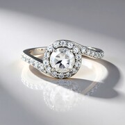 Anello in argento con Petalite