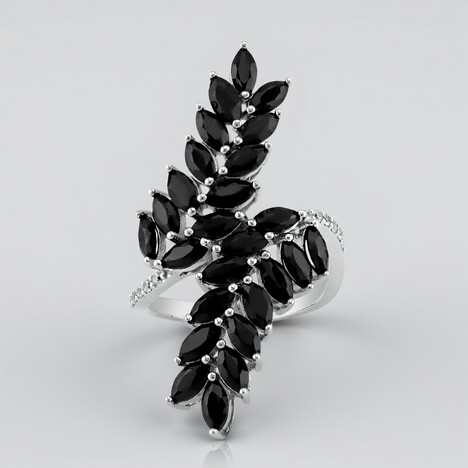 Anello in argento con Spinello Nero