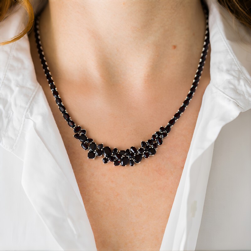 Collana in argento con Granato Mozambico