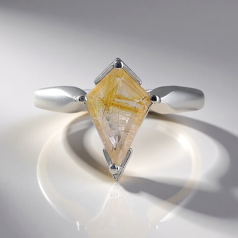 Bague en argent et Quartz rutile (Cheveux de Vénus)