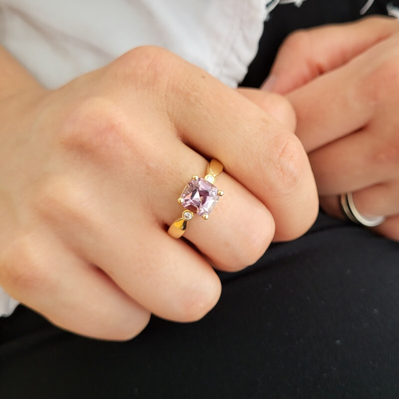 Anillo en oro con Diáspora rosa (AMAYANI)