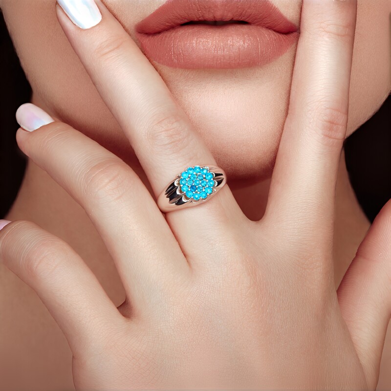 Anello in argento con Apatite Blu Neon