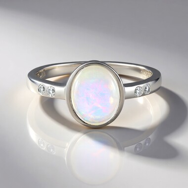 Anillo en plata con Ópalo de Welo