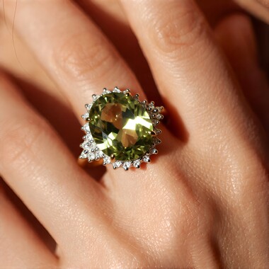 Gouden ring met een zultaniet