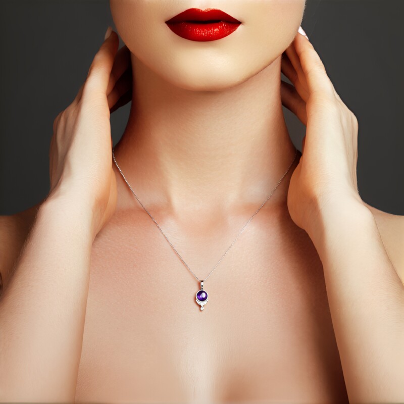 Ciondolo in argento con Charoite