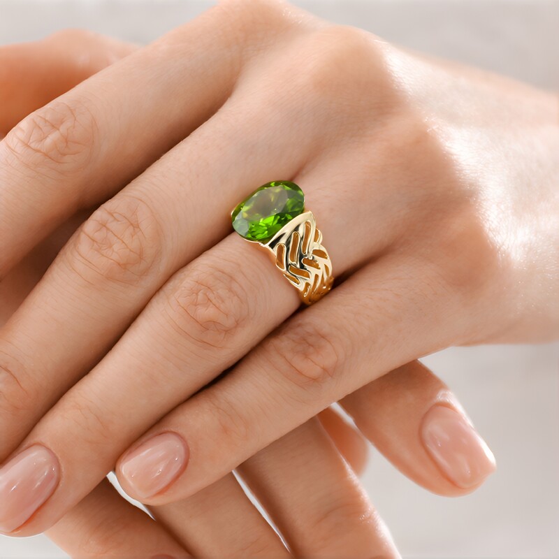 Anillo en oro con Peridoto (Ornaments by de Melo)