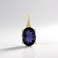 Pendentif en or et Iolite