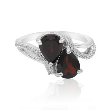 Zilveren ring met granaten