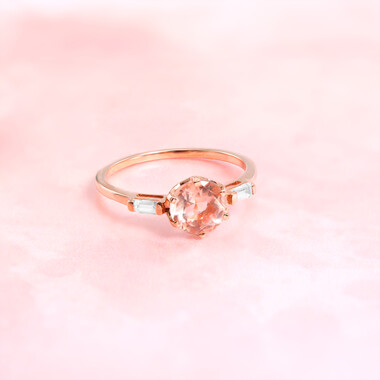 Anillo en oro con Morganita de Madagascar