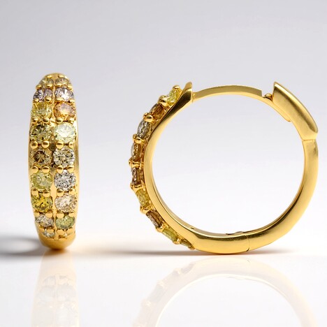 Orecchini in oro con Diamante Fancy SI2 (CIRARI)