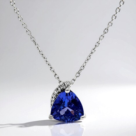 Collana in oro con Tanzanite AAA