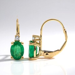 Orecchini in oro con Smeraldo Zambia AAA