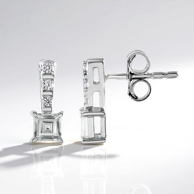 Orecchini in argento con Zircone