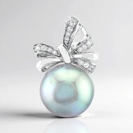 Pendentif en argent et Perle de culture d'eau douce argentée (TPC)