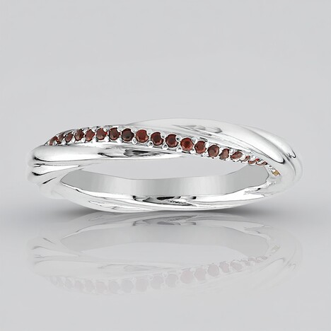 Anello in argento con Granato