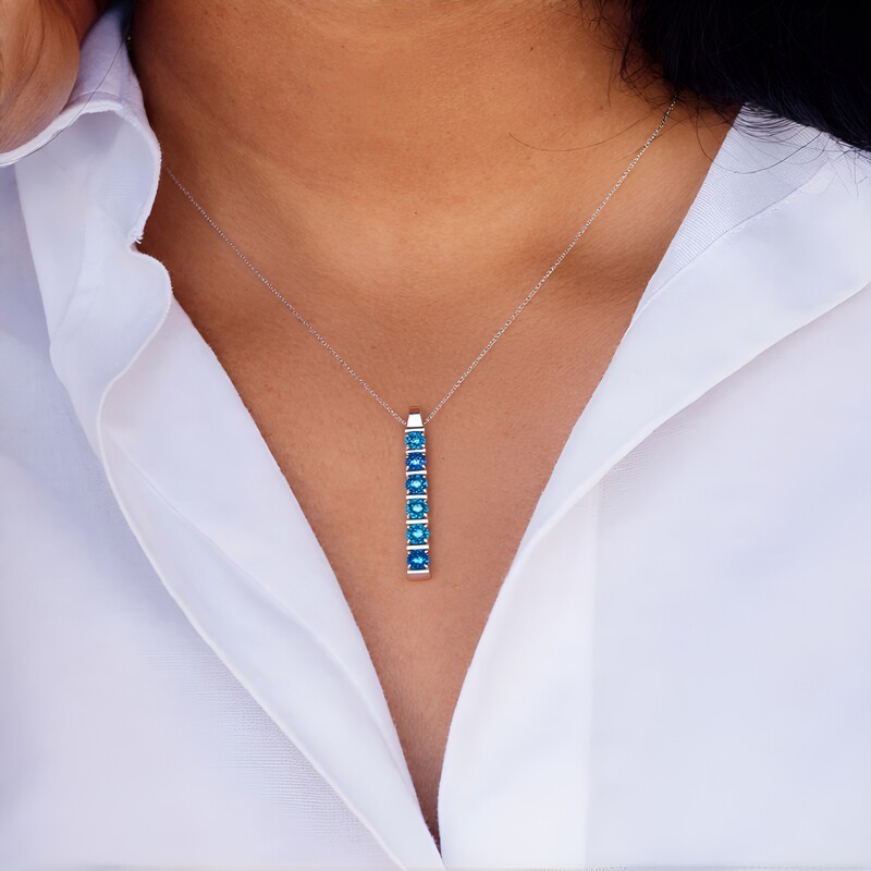 Ciondolo in argento con Apatite Blu