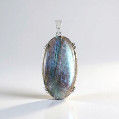 Ciondolo in argento con Labradorite