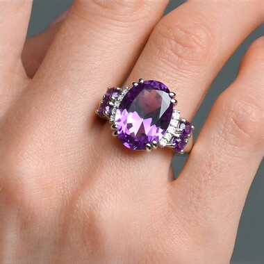 Anillo en plata con Amatista