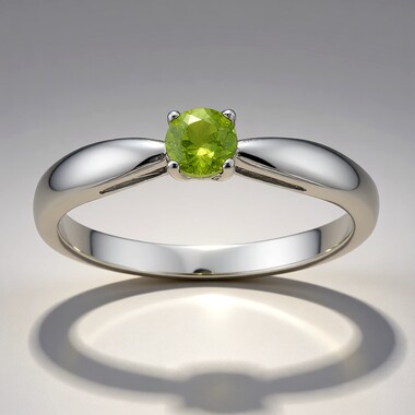 Anillo en plata con Vesuvianita