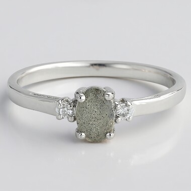 Anello in argento con Labradorite