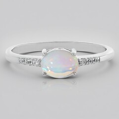 Anello in argento con Opale di Welo