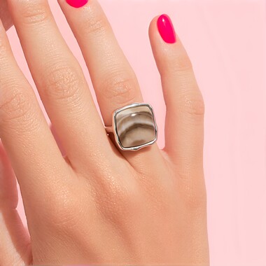 Anillo en plata con Piedra de fuego (dagen)