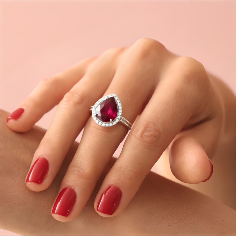 Anello in argento con Rubino Bemainty