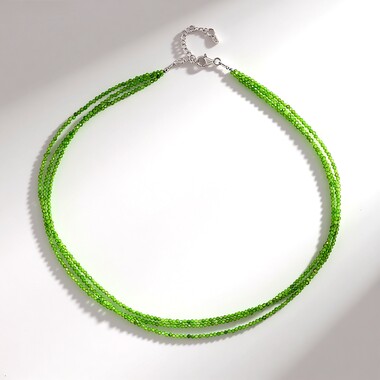 Collar en plata con Diópsido de Rusia