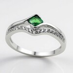 Anello in argento con Tsavorite della Tanzania