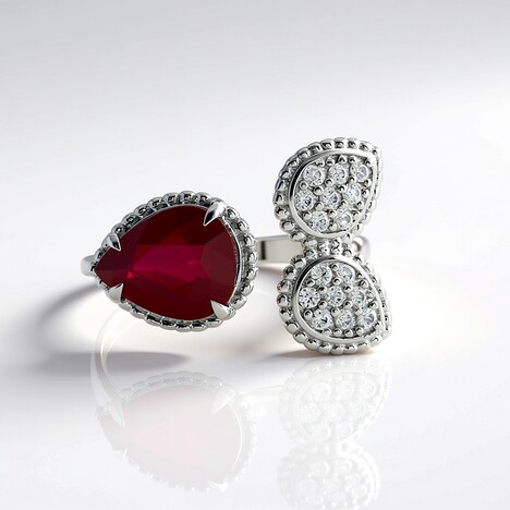 Anello in argento con Rubino del Madagascar