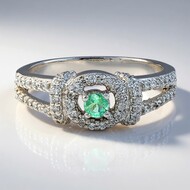 Anillo en plata con Fluorapatita verde