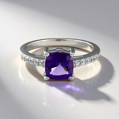 Anillo en plata con Amatista de Siberia