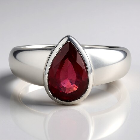 Anello in argento con Rubino del Madagascar