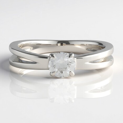Anello in argento con Zircone