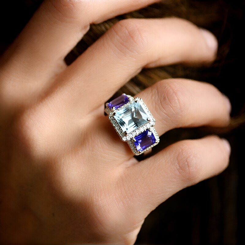 Bague en or et Aigue-Marine du Brésil AAA (CIRARI)