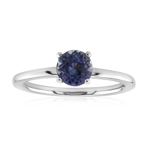 Zilveren ring met een tanzaniet