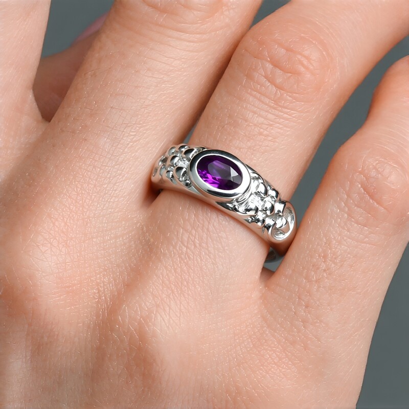 Anillo en plata con Amatista de Siberia