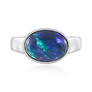 Zilveren ring met een Mezezo opaal