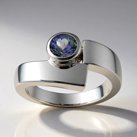 Anello in argento con Tanzanite (non riscaldata) (Pallanova)