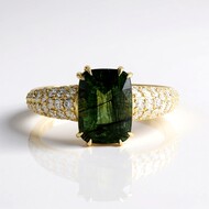 Ludwigit-Peridot-Goldring (de Melo)