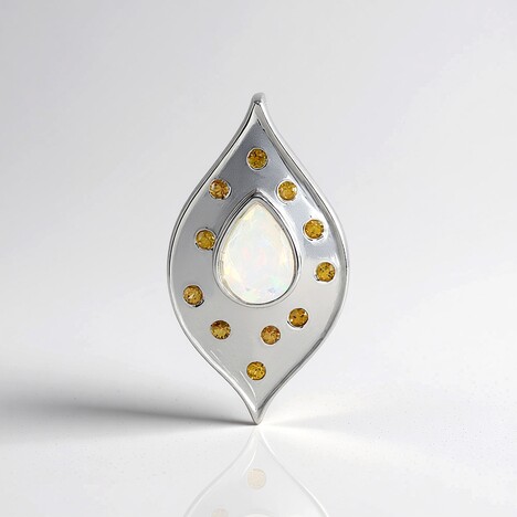 Ciondolo in argento con Opale di Welo (Adela Silber)