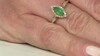 Anillo en oro con Esmeralda de Zambia AAA (CIRARI)